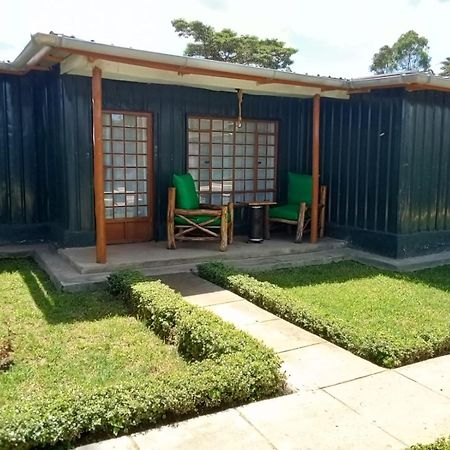 Wooden Knee Cottages Nanyuki Exterior photo